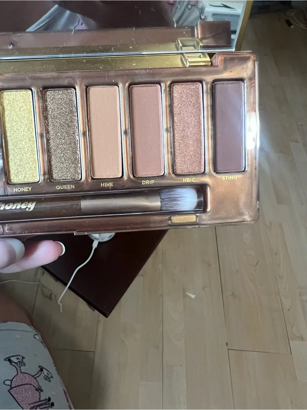Urban Decay Honey Metallic Gold Wall Accent- NEW UNSWATCHED